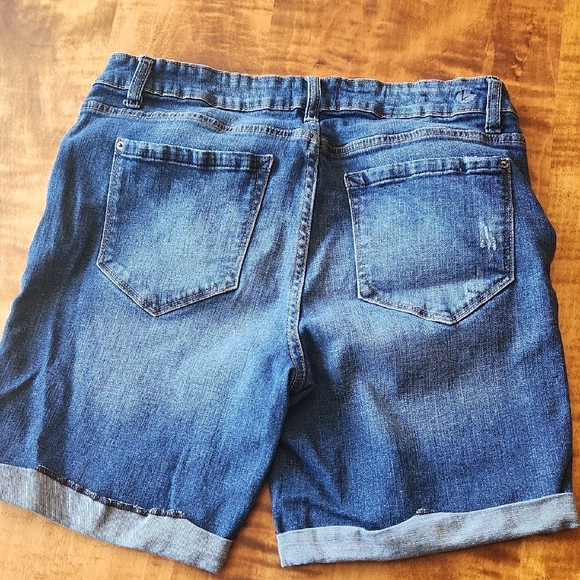Kensie Jeans Distressed Blue Jean Shorts - Picture 4 of 9